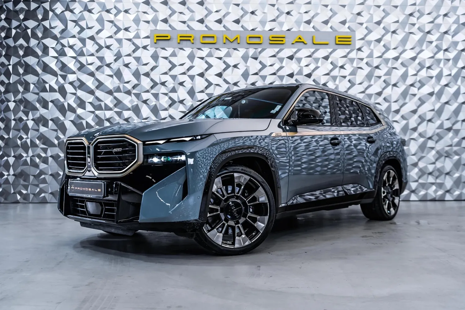 BMW XM xDrive* Bowers&Wilkins* 360